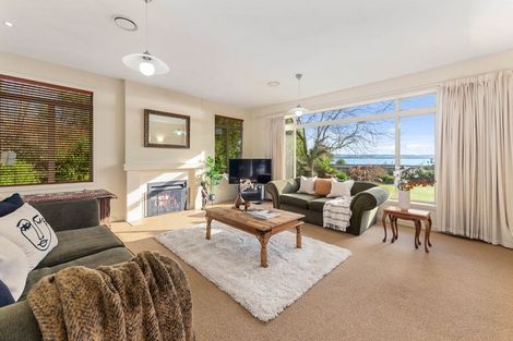 Photo of property in 52 Gemini Place, Kawaha Point, Rotorua, 3010