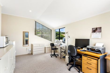 Photo of property in 5 Birkinshaw Grove, Riverstone Terraces, Upper Hutt, 5018