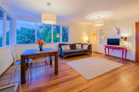 Photo of property in 8 Hoskins Avenue, Hillsborough, Auckland, 1042