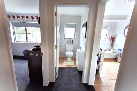 Photo of property in 32 Katerini Grove, Papamoa Beach, Papamoa, 3118