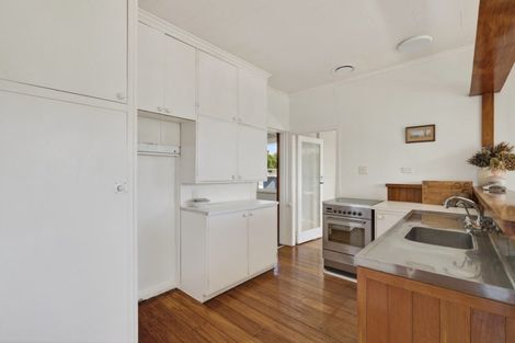 Photo of property in 20 Cameron Street, New Plymouth, 4310