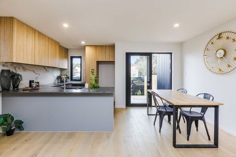 Photo of property in 3 Kaaramuramu Lane, Mangere Bridge, Auckland, 2022