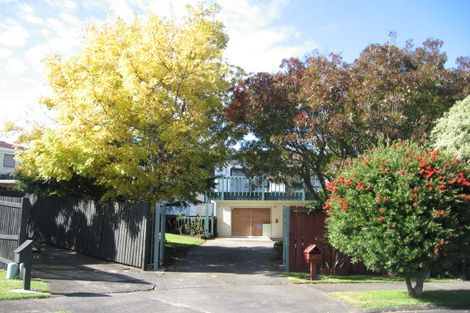 Photo of property in 16 Micawber Place, Mellons Bay, Auckland, 2014