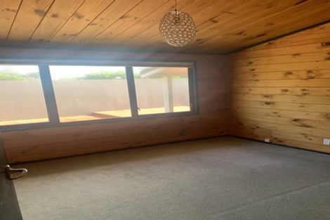 Photo of property in 10 Jane Street, Waikanae Beach, Waikanae, 5036