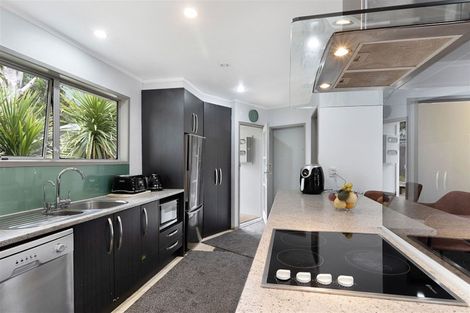 Photo of property in 11 Temuri Place, Glendene, Auckland, 0602