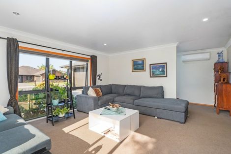 Photo of property in 70 Cholmondeley Crescent, Whitianga, 3510