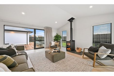 Photo of property in 2 Mccahon Drive, Rangiora, 7400