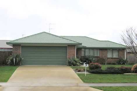 Photo of property in 6 Dorchester Place, Nawton, Hamilton, 3200