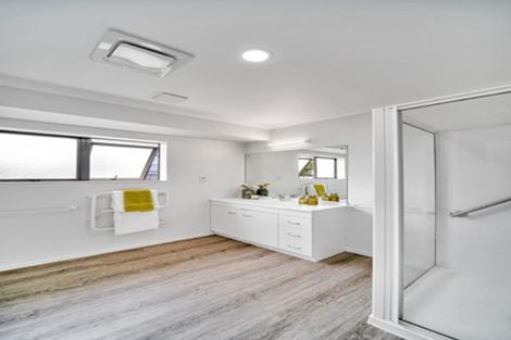 Photo of property in 8 Lamia Place, The Gardens, Auckland, 2105