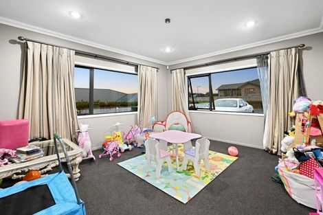 Photo of property in 14 Castleton Way, Flagstaff, Hamilton, 3210