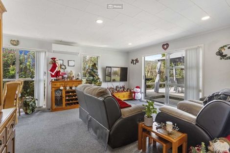 Photo of property in 7 Woodman Place, West Harbour, Auckland, 0618