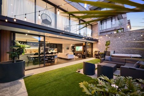 Photo of property in 222 Hurstmere Road, Takapuna, Auckland, 0622