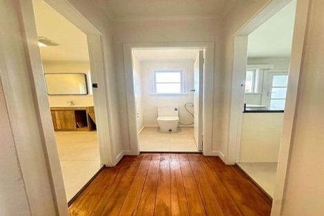 Photo of property in 479 Waitakere Road, Taupaki, Henderson, 0782