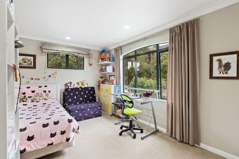 Photo of property in 6 David Beattie Place, Chatswood, Auckland, 0626