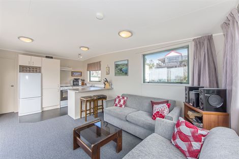 Photo of property in 20 Rangimaarie Crescent, Snells Beach, 0920