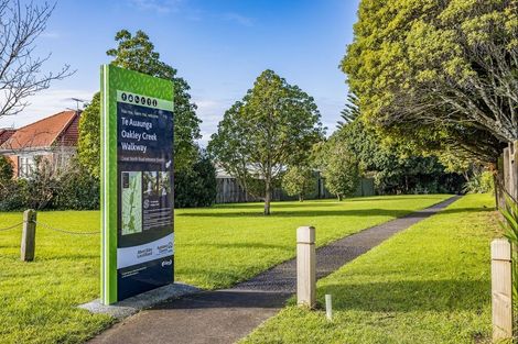 Photo of property in 1608 Great North Road, Waterview, Auckland, 1026