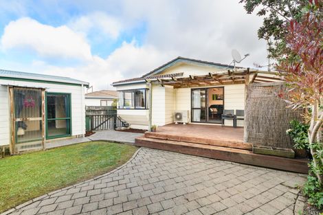 Photo of property in 2 Bevan Place, Cloverlea, Palmerston North, 4412
