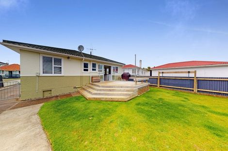 Photo of property in 30 Hadfield Crescent, College Estate, Whanganui, 4500