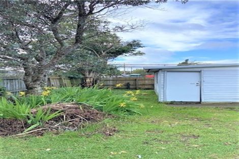 Photo of property in 13 Rewarewa Road, Te Atatu Peninsula, Auckland, 0610