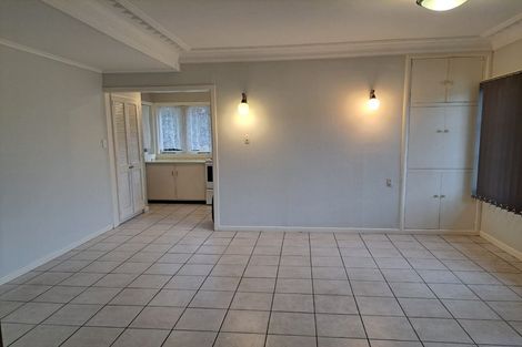 Photo of property in 280 Great South Road, Papakura, 2110