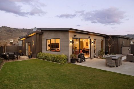 Photo of property in 19 Searle Drive, Cromwell, 9310