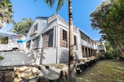 Photo of property in 6 Standish Place, Bayview, Auckland, 0629