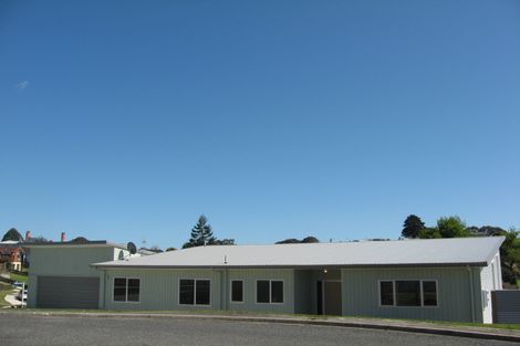 Photo of property in 4 Totara Terrace, Huntly, 3700