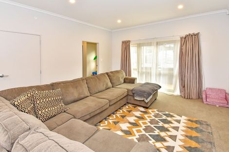 Photo of property in 22 Taiaapure Street, Weymouth, Auckland, 2103