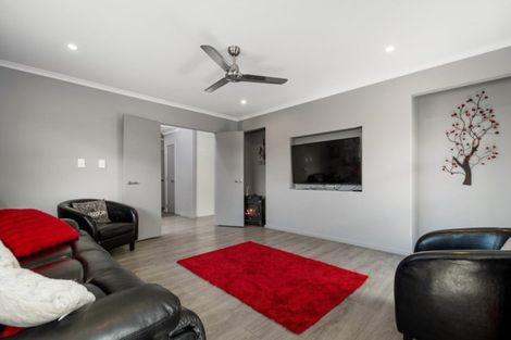 Photo of property in 27 Leet Crescent, Papamoa Beach, Papamoa, 3118