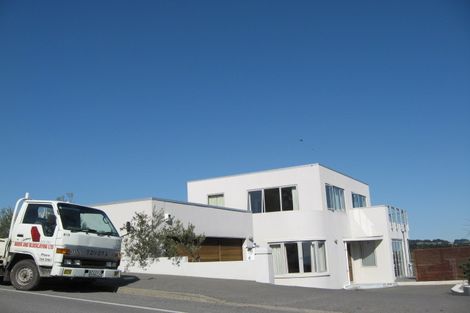 Photo of property in 120 Dyers Pass Road, Cashmere, Christchurch, 8022