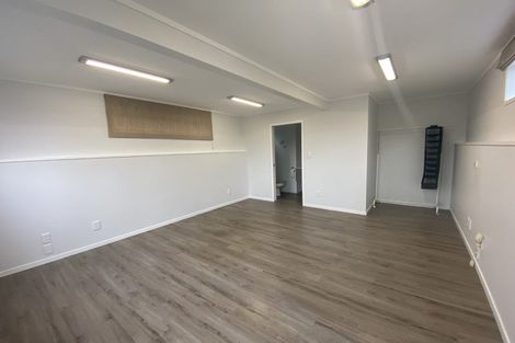 Photo of property in 4 Trojan Crescent, New Lynn, Auckland, 0600