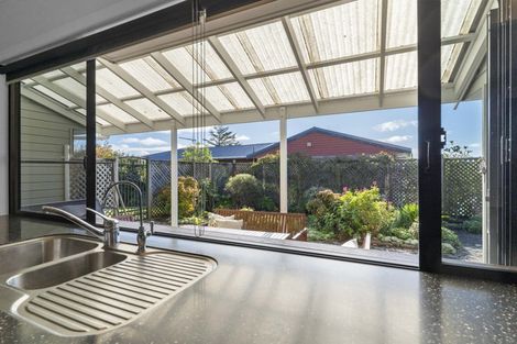 Photo of property in 64 Karina Road, Merrilands, New Plymouth, 4312