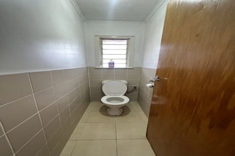 Photo of property in 4 Hillary Heights Avenue, Glendene, Auckland, 0602