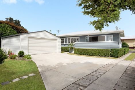 Photo of property in 74 Queen Road, Bellevue, Tauranga, 3110