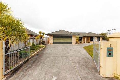 Photo of property in 2 Fernlea Avenue, Kelvin Grove, Palmerston North, 4414