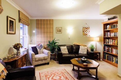 Photo of property in 26 Saint Albans Avenue, Hokowhitu, Palmerston North, 4410