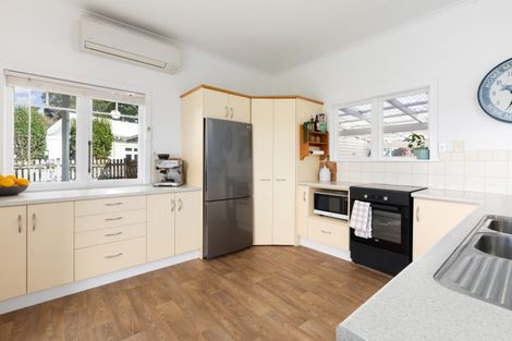 Photo of property in 4 Crossley Street, Katikati, 3129