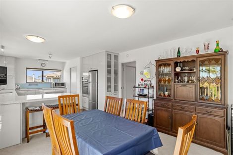 Photo of property in 10 Tatyana Place, Massey, Auckland, 0614