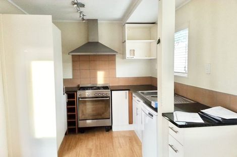 Photo of property in 1/67 Trias Road, Totara Vale, Auckland, 0629