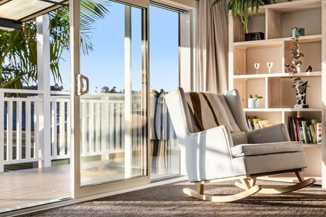 Photo of property in 26 Arlette Place, Massey, Auckland, 0614