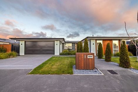 Photo of property in 8 Irvines Track, Halswell, Christchurch, 8025