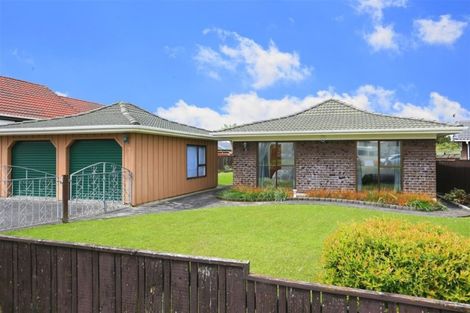 Photo of property in 10 Muscat Place, Henderson, Auckland, 0612