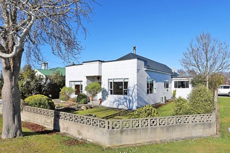 Photo of property in 33 Mary Street, Winton, 9720