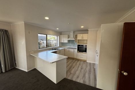 Photo of property in 1/9 Waiwera Place, Merrilands, New Plymouth, 4312