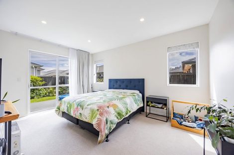 Photo of property in 14 Ropere Street, Kumeu, 0810