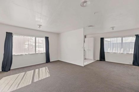 Photo of property in 399b Roscommon Road, Clendon Park, Auckland, 2103