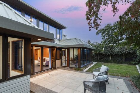 Photo of property in 16 Kent Lodge Avenue, Avonhead, Christchurch, 8042