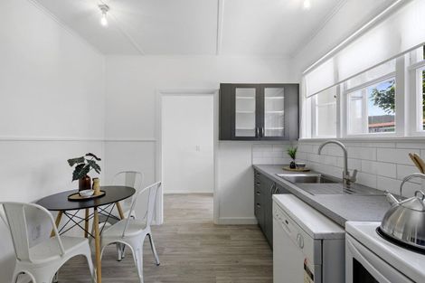 Photo of property in 1/87 Cambridge Terrace, Waterloo, Lower Hutt, 5011