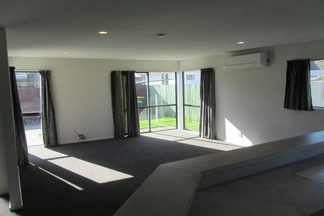 Photo of property in 22a Dunedin Street, Redwood, Christchurch, 8051