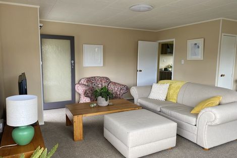 Photo of property in 42 Claverdon Drive, Massey, Auckland, 0614